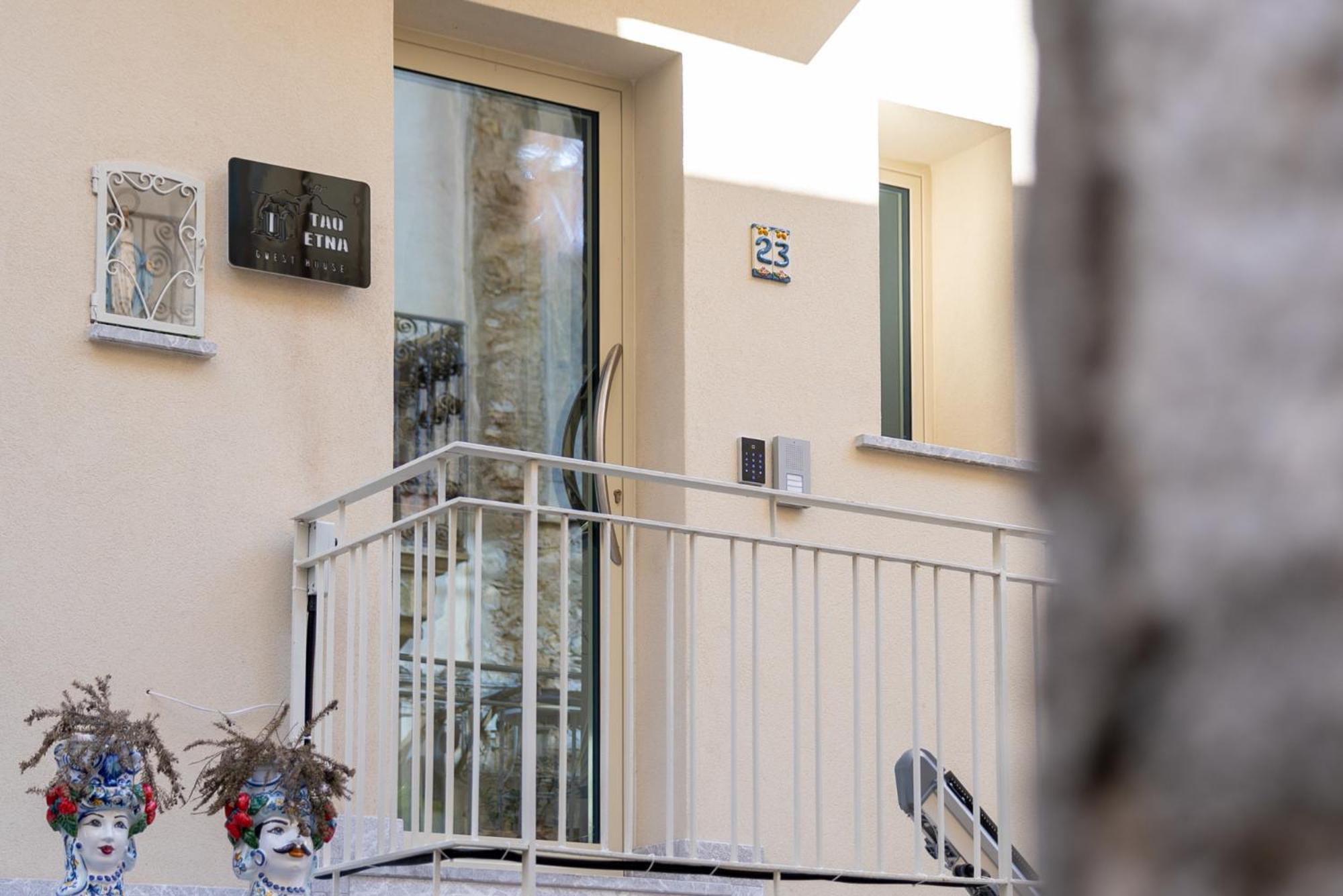 Taoetna Guest House, تاورمينا المظهر الخارجي الصورة
