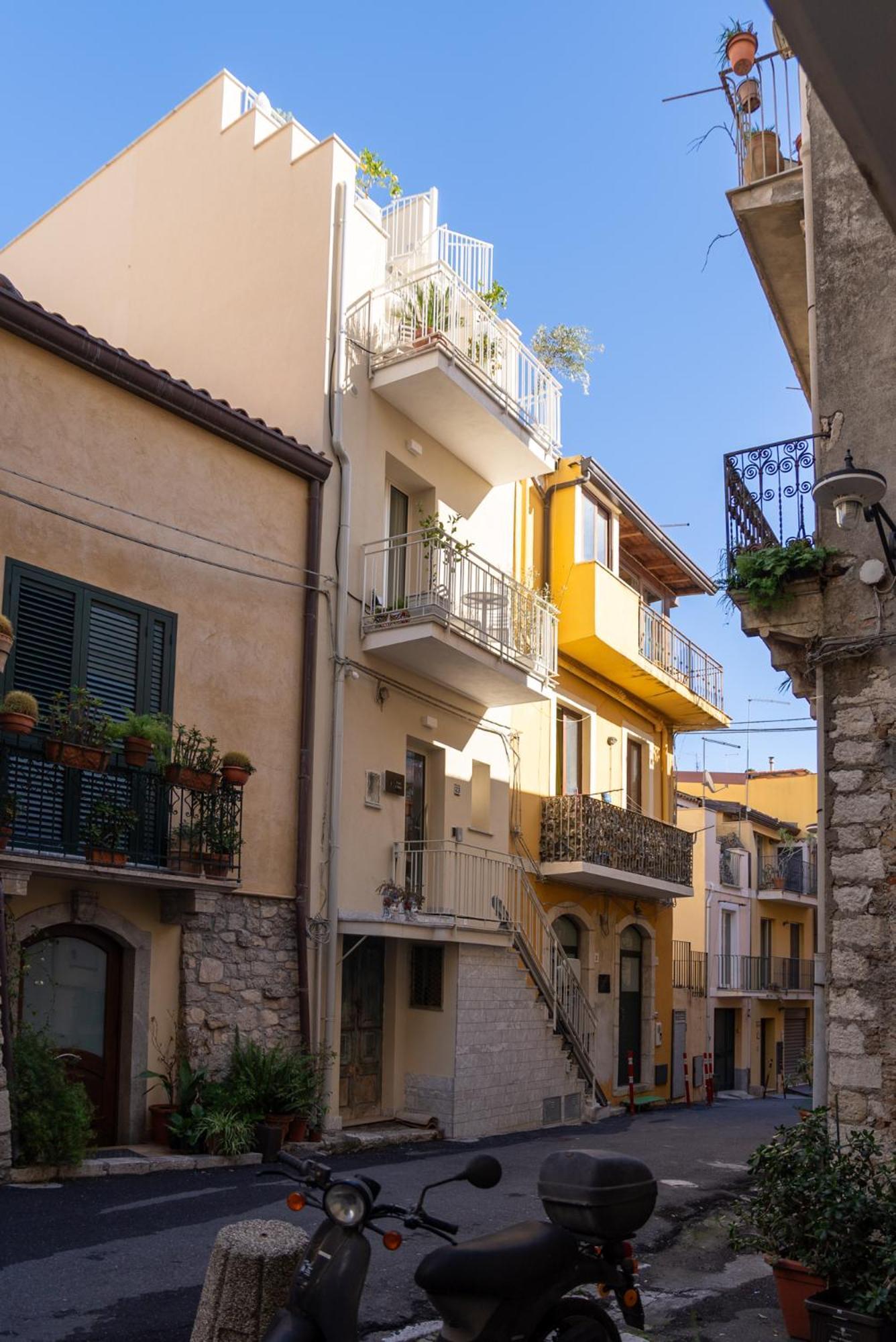 Taoetna Guest House, تاورمينا المظهر الخارجي الصورة